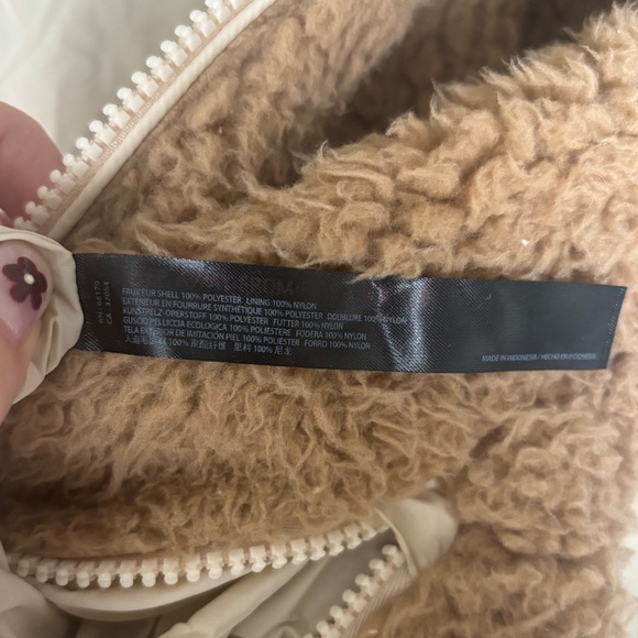 FP Movement Highline Reversible Sherpa Vest - Picture 9 of 13